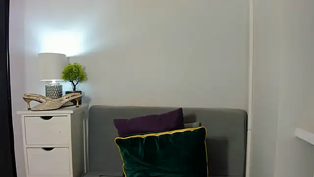 FreyaHotty live cam on StripChat