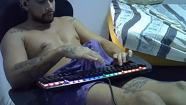 moreno_dotado22 live cam on StripChat