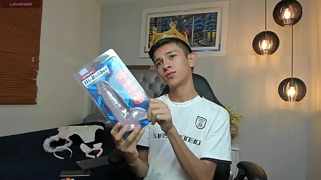 fem_danny7 (M twink) - hot and spicy