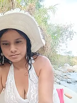 esmeralda_li live cam on StripChat