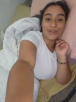 cinnaminnie live cam on StripChat