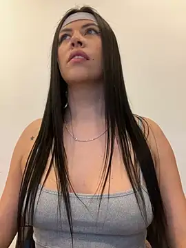 Alanna_atm_ live cam on StripChat