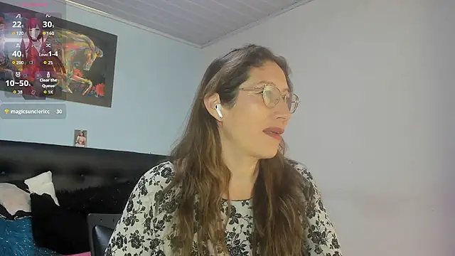 kaylaMinov_ live cam on StripChat