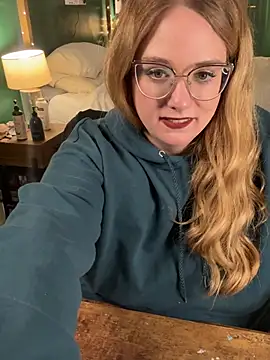 thatcutegirlwtheglasses webcam