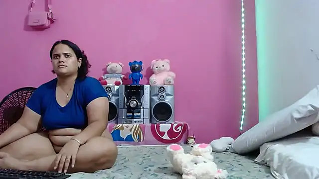 brunnette_hot