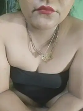 nikkyguddi live cam on StripChat