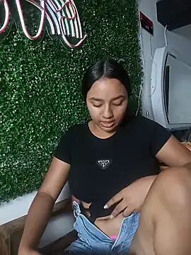 ayla_jana live cam on StripChat