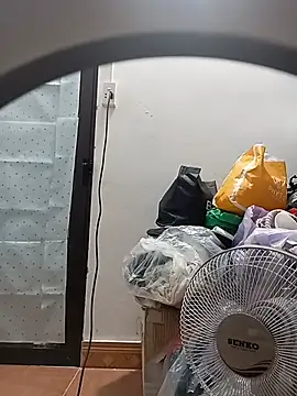 Mina_squirrt