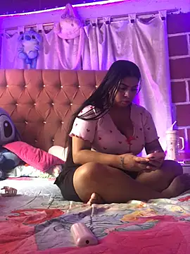 Rachellcooperrr live cam on StripChat