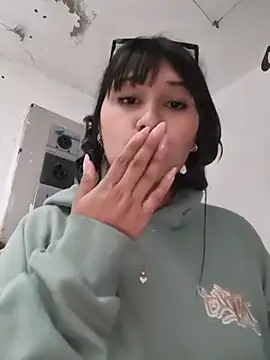 Emily-7 live cam on StripChat