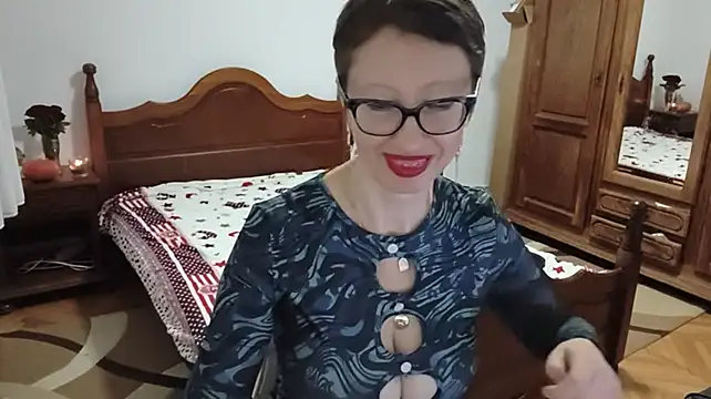 BellaRose_2020 live cam on StripChat