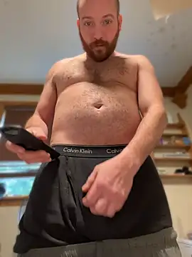 pumpuppete4 (Ask my age) - Cum show in gym?