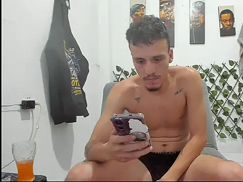 Latins_Boss webcam