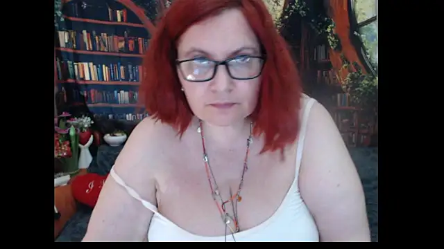 PlayfullMature live cam preview