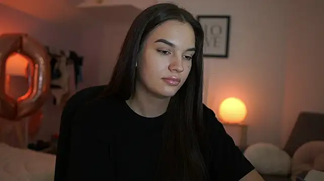 MooningKatee webcam