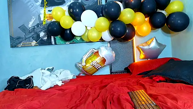 Hornyshow11 webcam