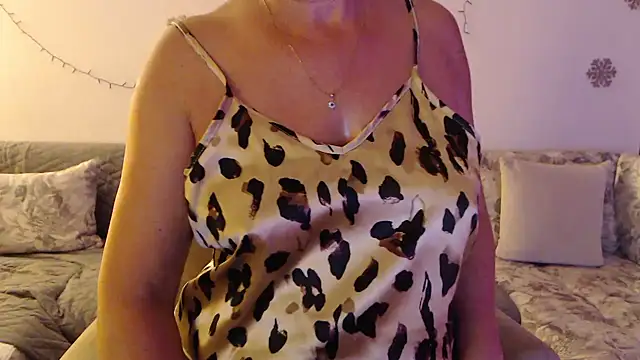YourfantasyGiuly live cam preview