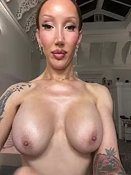 Model: Allana29