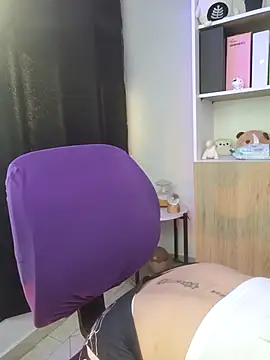 Lu_perez live cam on StripChat