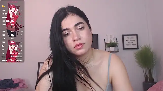 salomegreys1617 live cam on StripChat