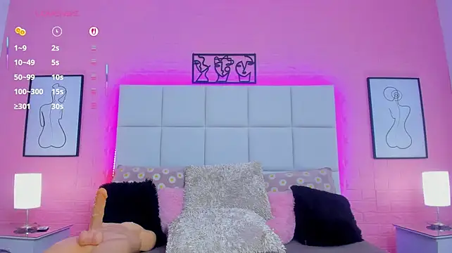 charlotte_kisss live cam on StripChat