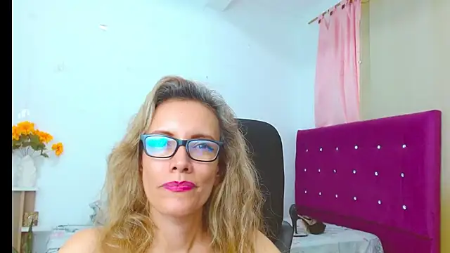 chantalsemenova1 webcam