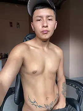 strange_twink (M young) - Remove garment 😈