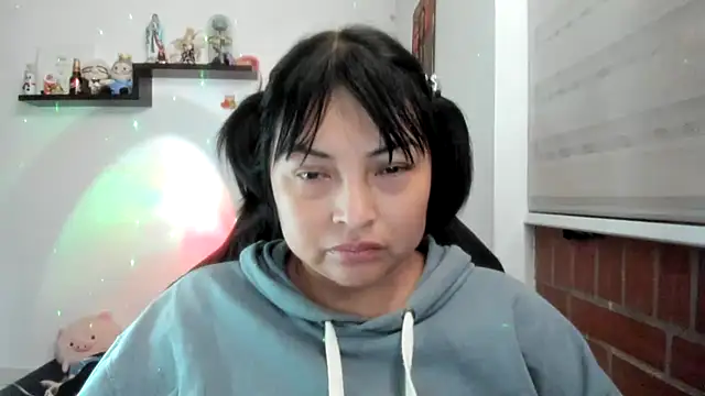 Shaddycute_ live cam on StripChat