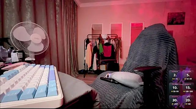 Lunaacyy live cam on StripChat