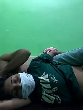 Sweet_Couple_22 live cam on StripChat