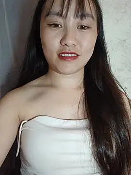 Cherry-squirtt live cam on StripChat