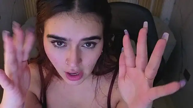 honey_bloom_cn webcam