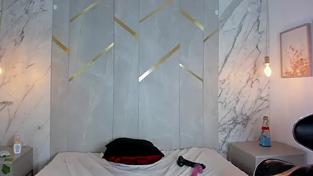Luna_Celeste__ webcam