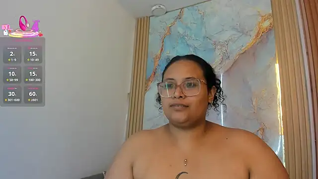 Curvy_Bigass_pm