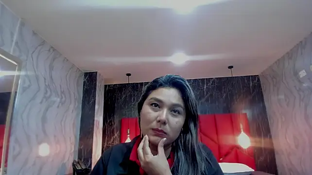 LatinaHoleQueen webcam