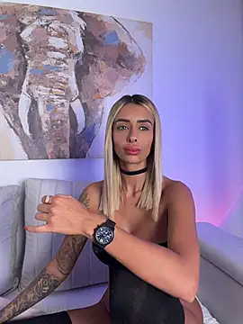ParisRoux live sex cam
