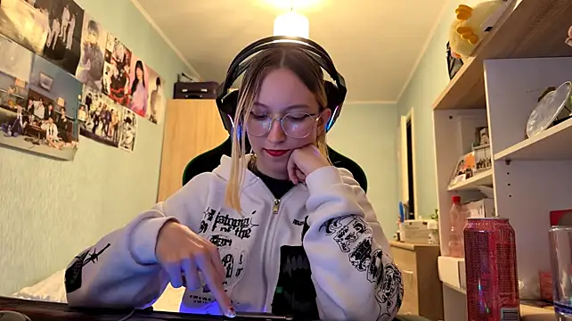 SoniaKotts webcam