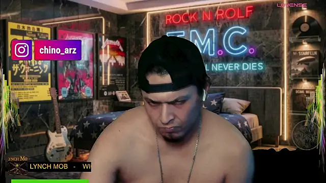 chino_roz live cam on StripChat