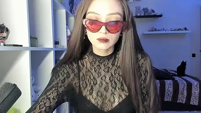 PurrYuna live cam on StripChat