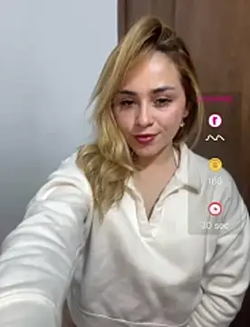 Kiki_11 webcam