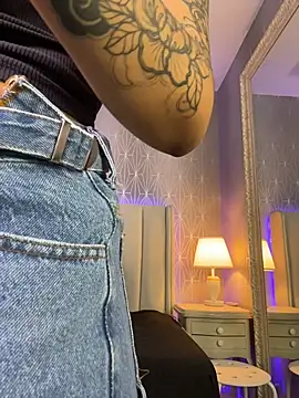Mia-Medina live sex cam