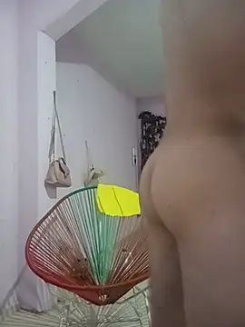 Carlitos7381 live cam on StripChat