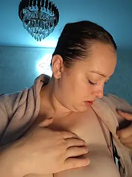 AMYRA_HOT live cam preview