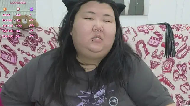 Nadine_asian live cam on StripChat