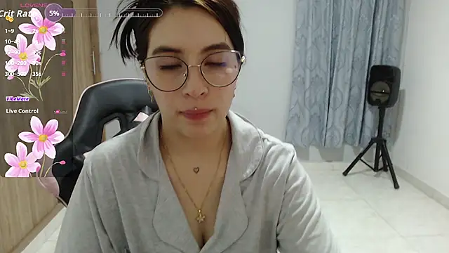 camilita08 live cam on StripChat