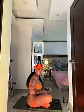 Scarletthornyx webcam