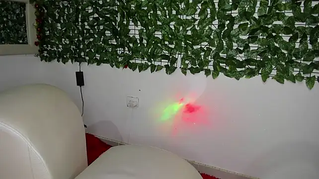 UnlimitedHotParty777 webcam