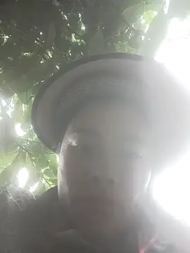 Maya_0102 webcam