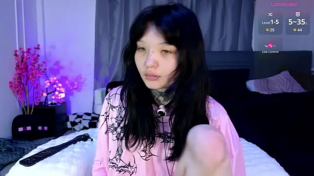 Lein_Bone live cam on StripChat