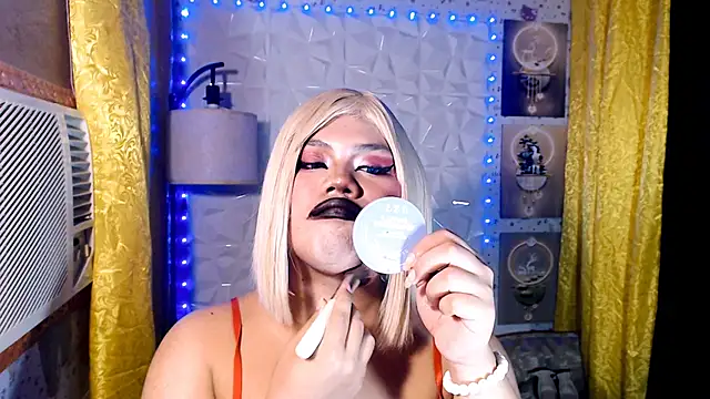 TSbrianaHugeCock webcam